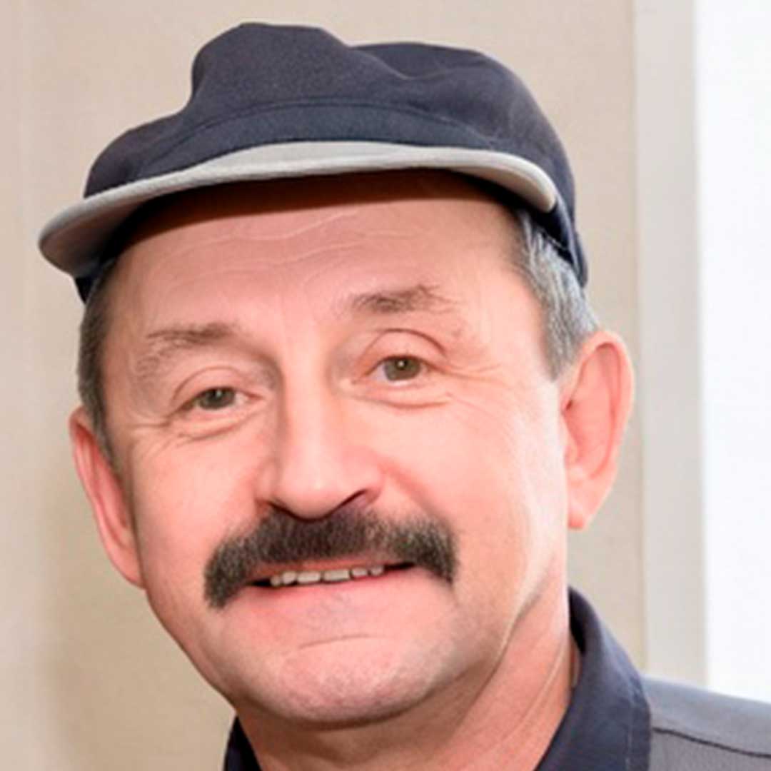 Мастер по ремонту телевизоров Михаил Соловьёв